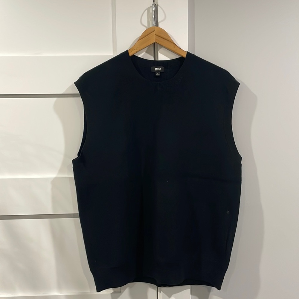 Uniqlo Sweater Vest - Medium